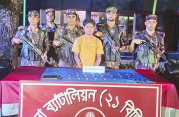 যশোরের শার্শায় ২৬ স্বর্ণের বার উদ্ধার, আটক ১