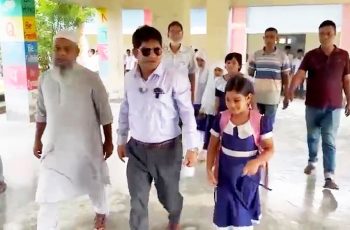 অনিক সরদারের পুত্রীর বিদ্যালয়ে ফিরিয়ে নিয়ে গেলেন ইউএনও
