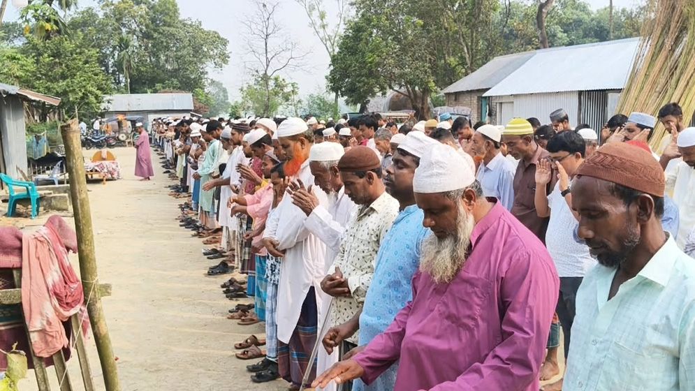 ময়মনসিংহে সড়ক দুর্ঘটনায় জামালপুরের ৭ জন নিহত, দাফন সম্পন্ন