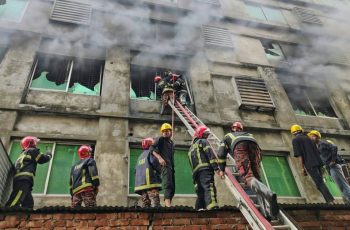 গাজীপুরে মেট্রিক্স গার্মেন্টসে অগ্নিকাণ্ড, ৬৯ শ্রমিক উদ্ধার