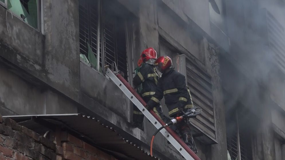 গাজীপুরে পোশাক কারখানায় আগুন, ৪ ঘণ্টায় নিয়ন্ত্রণে