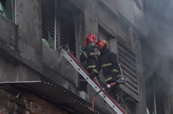গাজীপুরে পোশাক কারখানায় আগুন, ৪ ঘণ্টায় নিয়ন্ত্রণে