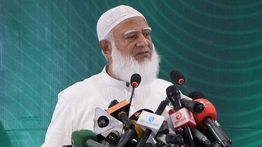 আখতারুজ্জামানের প্রতিবাদে অন্যায়ের বিরুদ্ধে সাহসিকতার উদাহরণ