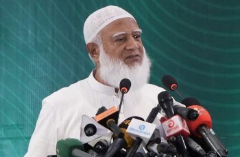 আখতারুজ্জামানের প্রতিবাদে অন্যায়ের বিরুদ্ধে সাহসিকতার উদাহরণ