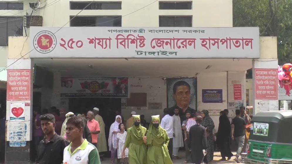 টাঙ্গাইলে ট্রাক চালককে কুপিয়ে হত্যা, আটক ২