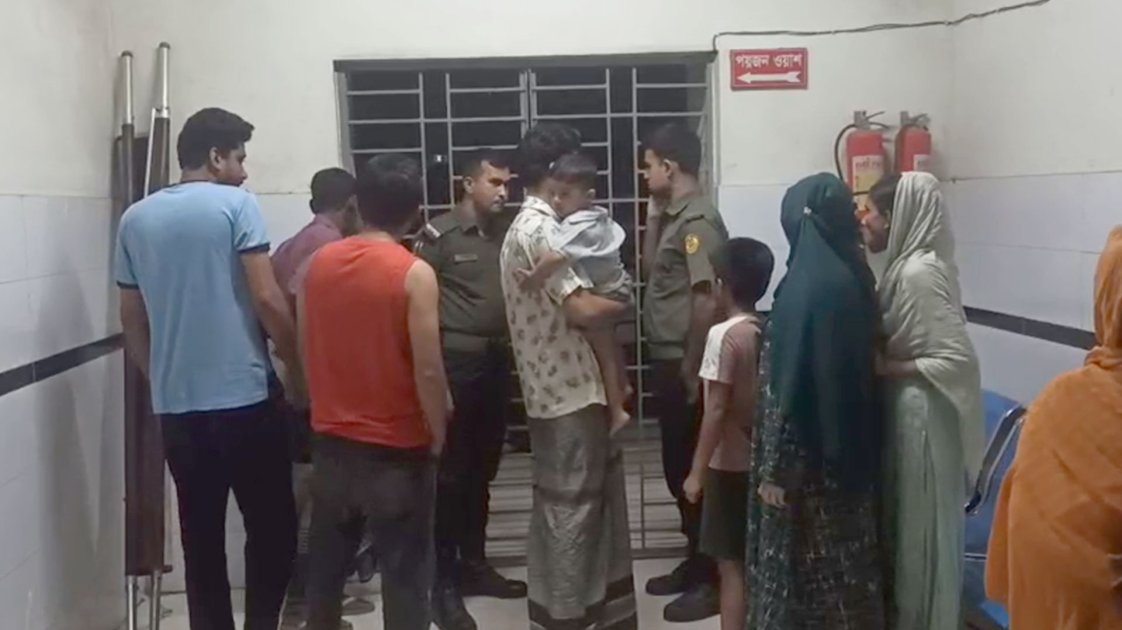 ফরিদপুরে ফুটবল খেলায় সংঘর্ষ, আহত ১৫ যুবক