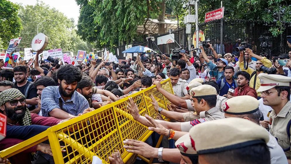 দিল্লিতে যন্তর মন্তর বিক্ষোভে ৫ হাজার পুলিশ মোতায়েন