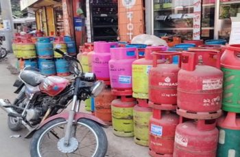 রাজধানীতে এলপিজি সিলিন্ডারের দাম ২৫০ টাকা বেড়ে আড়াই হাজার টাকা!