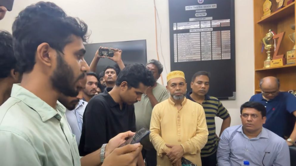 রাবিতে সাংবাদিকদের ওপর হামলার ঘটনায় তিন দফা দাবি