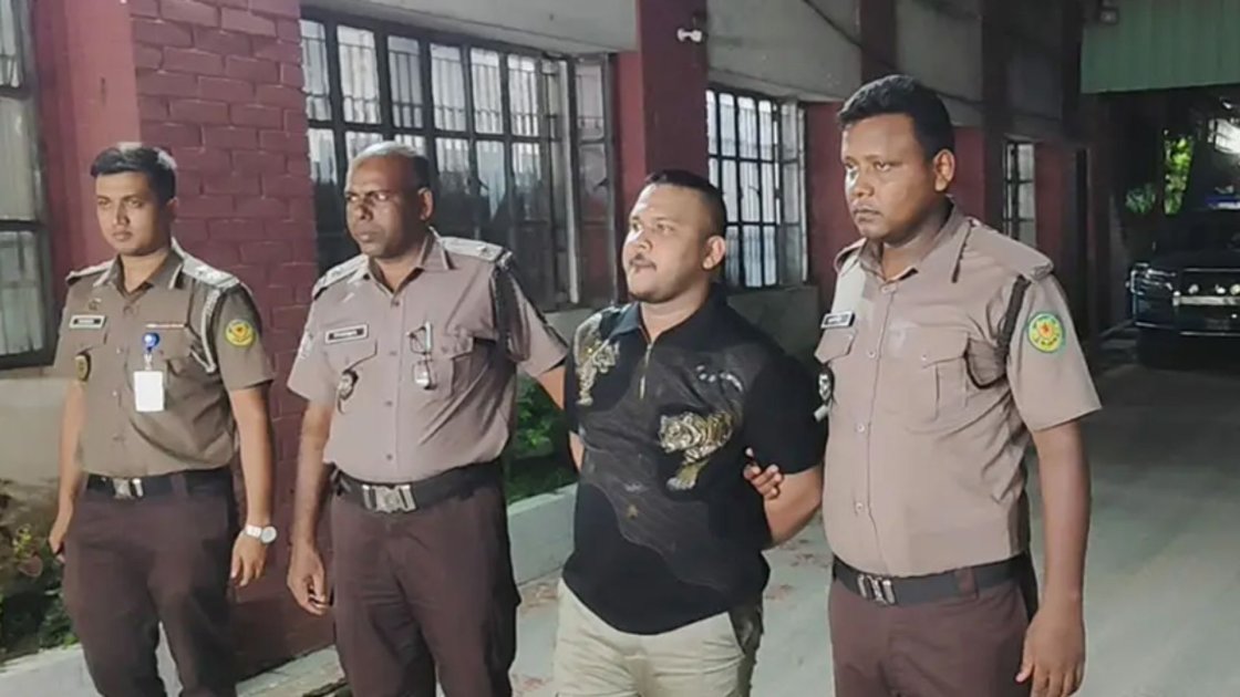 ঢাকার তাঁতীবাজার থেকে পিচ্চি রাজা পালিয়ে, দুই পুলিশ সদস্য গ্রেপ্তার