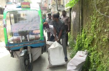 রংপুরে শিক্ষা অফিস থেকে ৪ বস্তা ফাইল পাচারের চেষ্টা, আটক ২