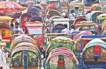 ঢাকায় অটোরিকশার কারণে স্বাভাবিক গতি হারাচ্ছে শহর