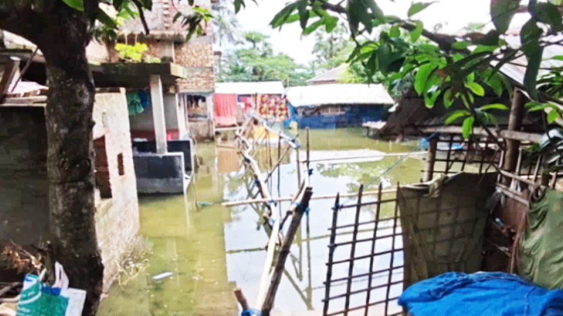 যশোরের ভবদহ অঞ্চলে পানিবন্দী মানুষের দুর্ভোগ অব্যাহত