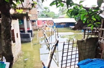 যশোরের ভবদহ অঞ্চলে পানিবন্দী মানুষের দুর্ভোগ অব্যাহত