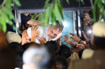 রাহুল ও প্রিয়াঙ্কা গান্ধী আটক, দিল্লিতে বিক্ষোভে উত্তেজনা