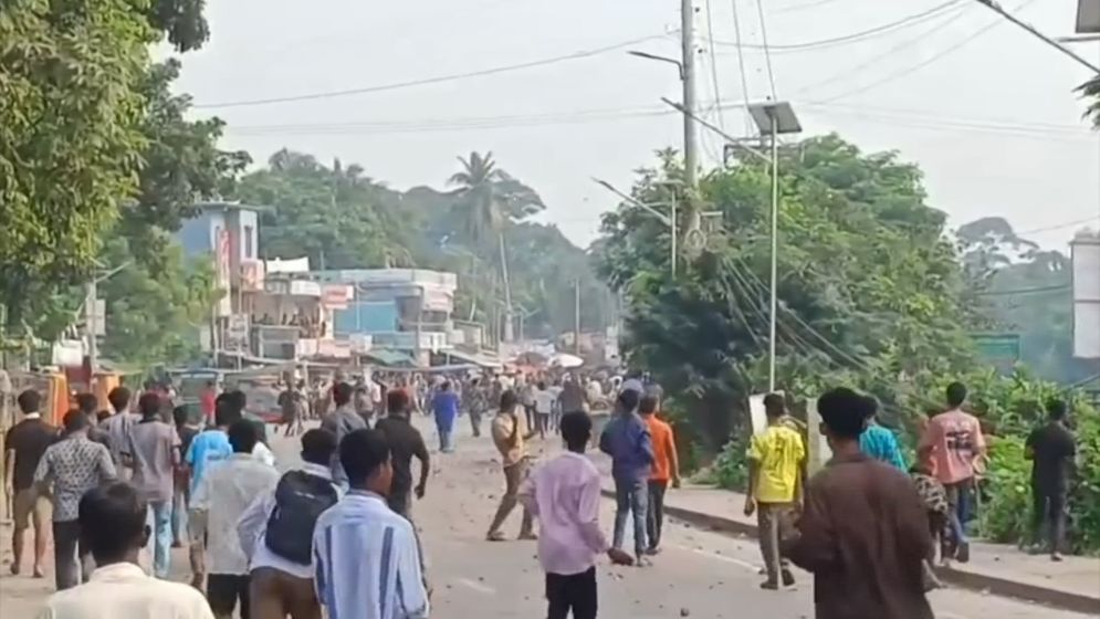 গোপালগঞ্জে মোটরসাইকেলের পার্টস চুরির জেরে সংঘর্ষ, আহত ১০