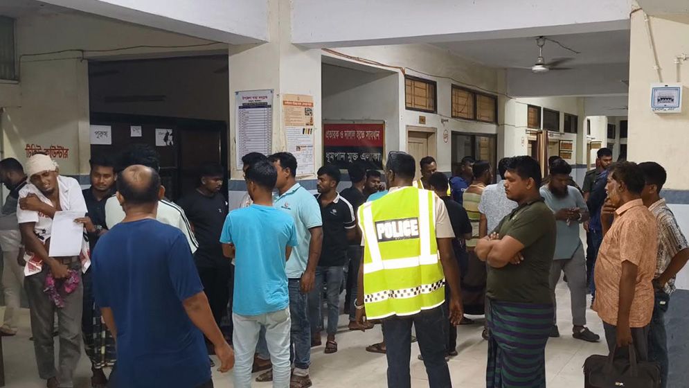 ঝিনাইদহে শালিসি বৈঠকে সংঘর্ষ, আহত ১০