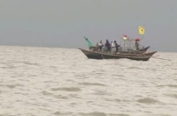 মা ইলিশ রক্ষায় ২২ দিনের নিষেধাজ্ঞা কার্যকর