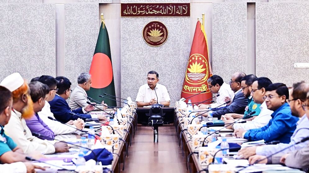 ঢাকায় গণপরিবহন ব্যবস্থাপনা নিয়ে প্রধানমন্ত্রীর বৈঠক