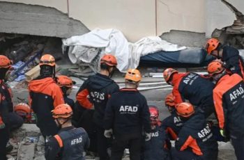 ইস্তাম্বুলে ভবন ধসে নিহত ৫, উদ্ধার ৯
