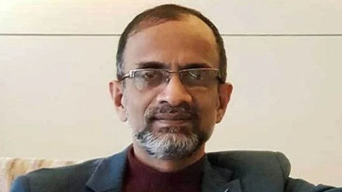 মাহবুব মিলনের এক মাসের ক্ষমতা চাওয়ার আহ্বান প্রধানমন্ত্রীর কাছে