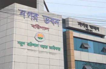 বরিশাল সিটিতে নাগরিক ভোগান্তি, জনপ্রতিনিধির অভাবে সরকারি কর্মকর্তাদের ওপর চাপ