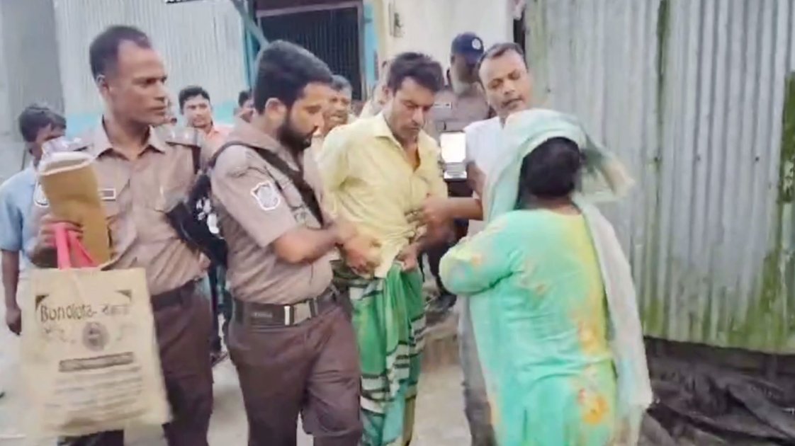 শেরপুরে স্কুলশিক্ষার্থীকে ধর্ষণের অভিযোগে কৃষক লীগ নেতা গ্রেপ্তার
