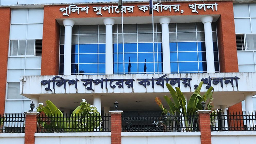 খুলনায় পুলিশ পরিদর্শকের ওপর ছিনতাইকারীদের হামলা