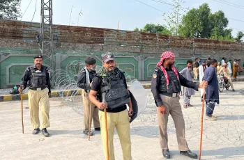 পাকিস্তানের খাইবার পাখতুনখোয়ায় জরুরি অবস্থা ও গভর্নরের শাসন