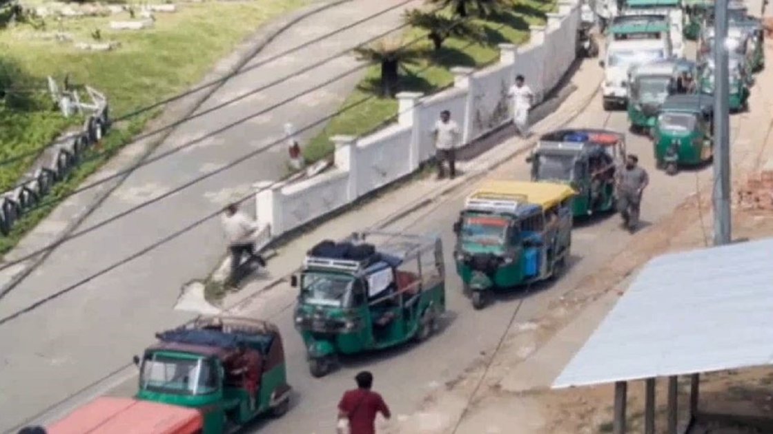 সাজেক পর্যটনকেন্দ্র ছাড়ছেন ২ হাজারের বেশি পর্যটক
