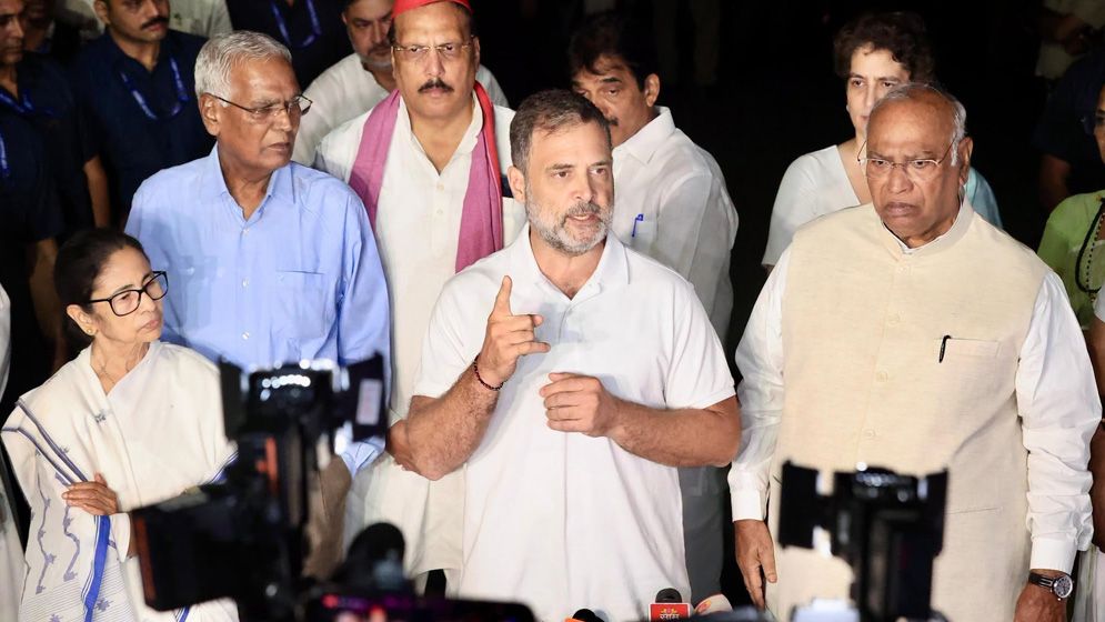 সুপ্রিম কোর্টে রাহুলদের আবেদন, জ্ঞানেশ কুমারের বিরুদ্ধে অভিযোগ