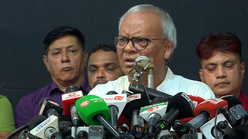 রুহুল কবির রিজভী: সরকারকে ব্যর্থ করতে সন্ত্রাসের পাঁয়তারা করছে আওয়ামী লীগ