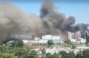 টঙ্গীর চেরাগআলীতে ওষুধ কারখানায় আগুন, ফায়ার সার্ভিসের ৮ ইউনিট কাজ করছে