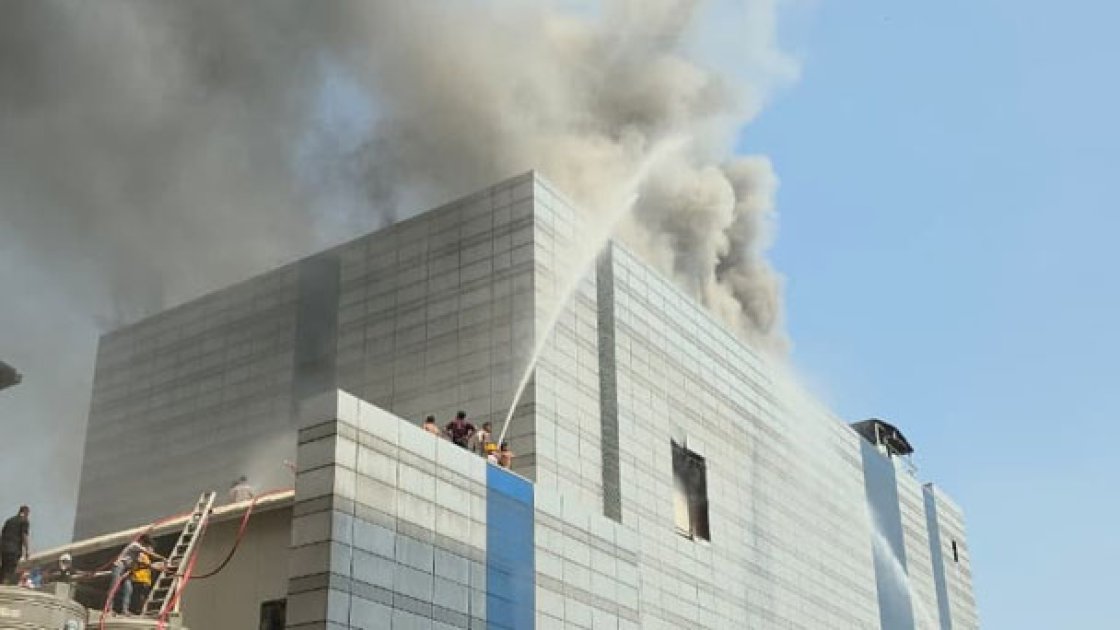 ড্রাগ ইন্টারন্যাশনালের আগুন নিয়ন্ত্রণে, সম্পূর্ণ নিভাতে সময় লাগবে