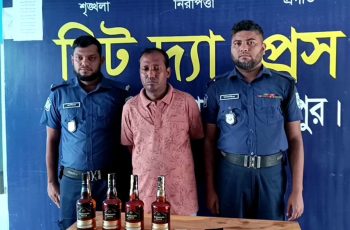 হিলিতে মদসহ ভারতীয় নাগরিক আটক