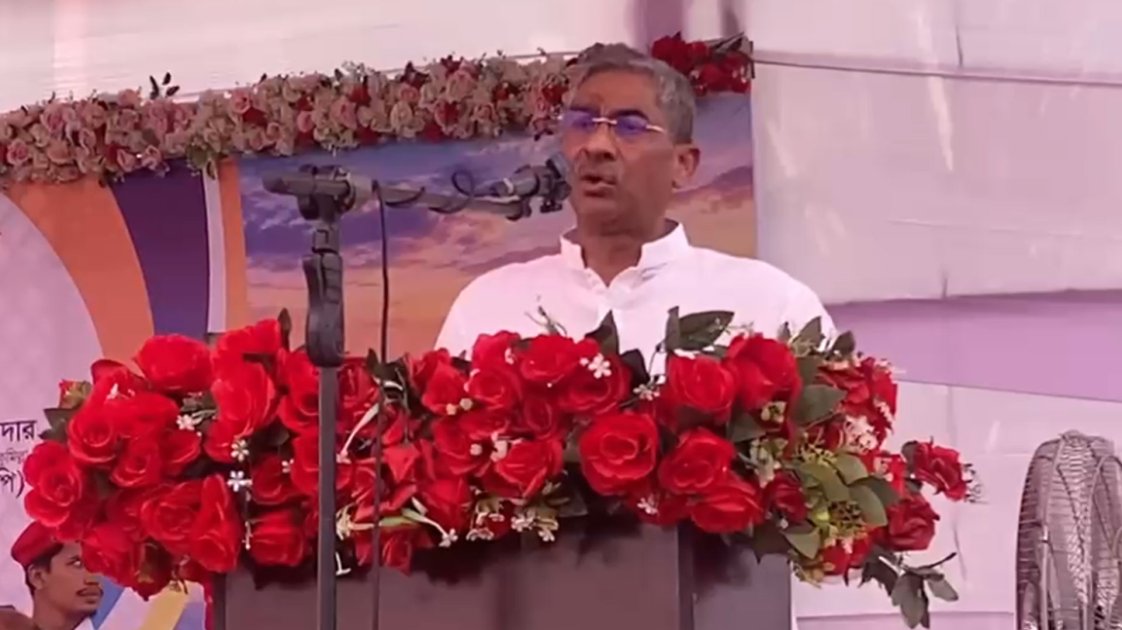 শিক্ষাকে অগ্রাধিকার দিয়ে তরুণদের শক্তিশালী করতে চায় সরকার