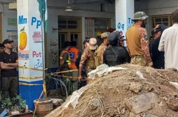 পাকিস্তানে স্কুলের ছাদ ধসে ২৯ জনের মৃত্যু
