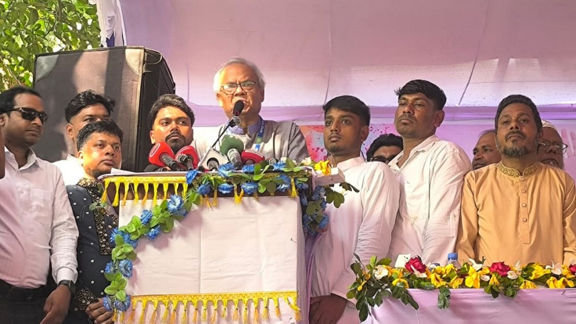 রিজভী: শেখ হাসিনা জাতির মেরুদণ্ড ভেঙে দিয়েছেন