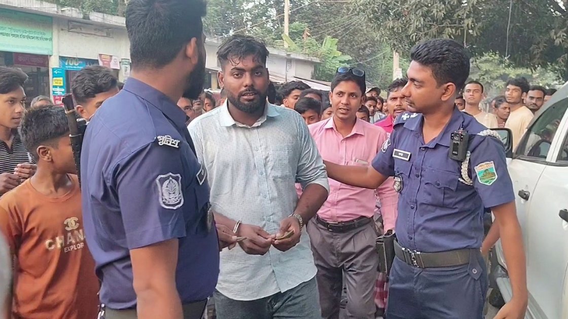 অবৈধ সার মজুত ও বিক্রির দায়ে ব্যবসায়ীর কারাদণ্ড