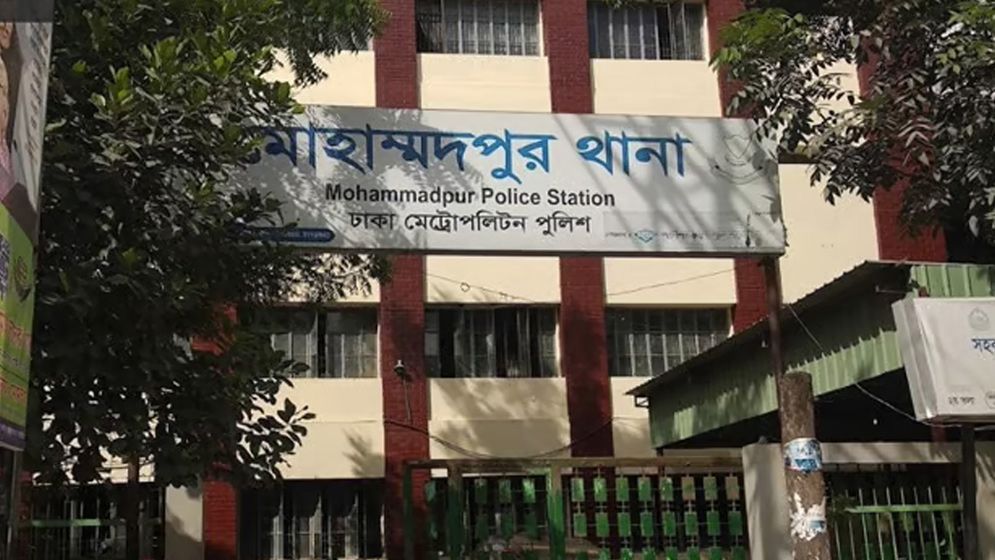 মোহাম্মদপুরে বাবাকে গুলি ও ছেলেকে চাপাতির কোপে আহত