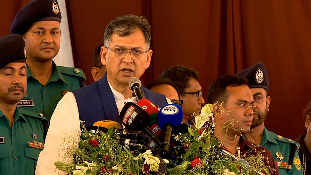 সর্বোচ্চ পূজামণ্ডপ ও ধর্মীয় স্বাধীনতার প্রতিশ্রুতি স্বরাষ্ট্রমন্ত্রীর