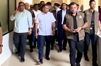 শিশু হাসপাতালে ধূমপানরত চিকিৎসককে বরখাস্ত করলেন প্রধানমন্ত্রী