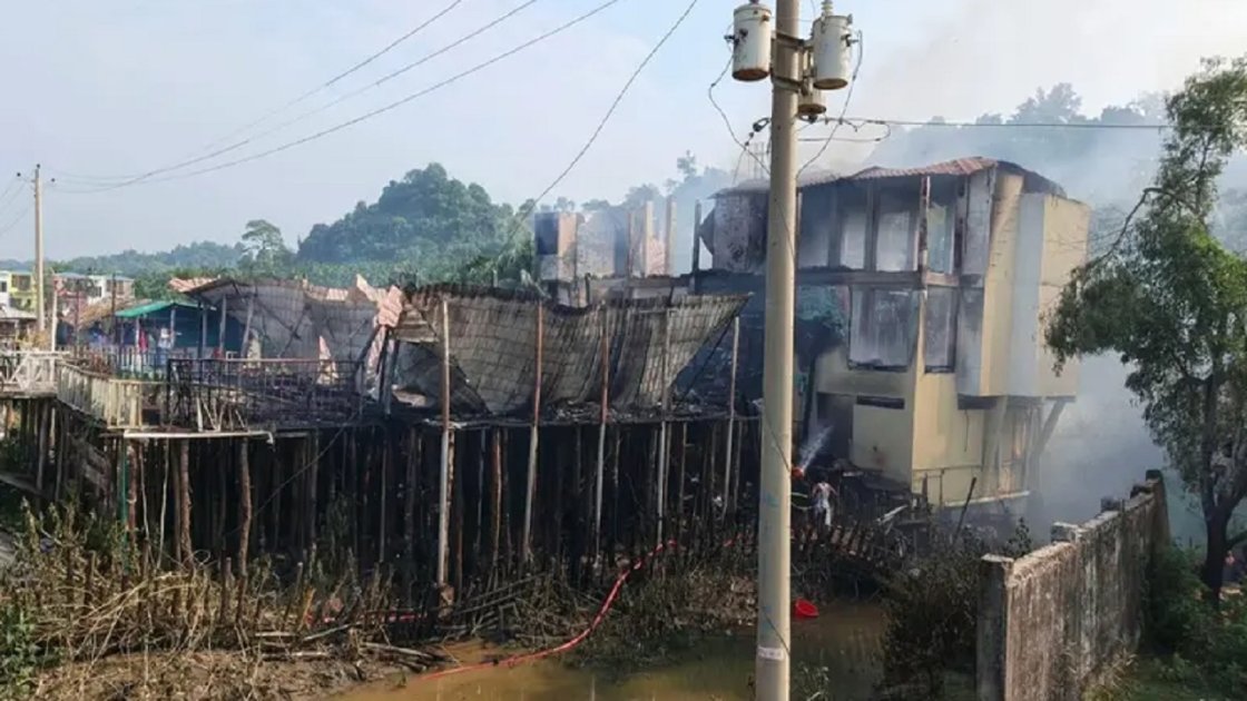 কক্সবাজারের রিসোর্টে অগ্নিকাণ্ড: ১০ পর্যটকের মৃত্যু