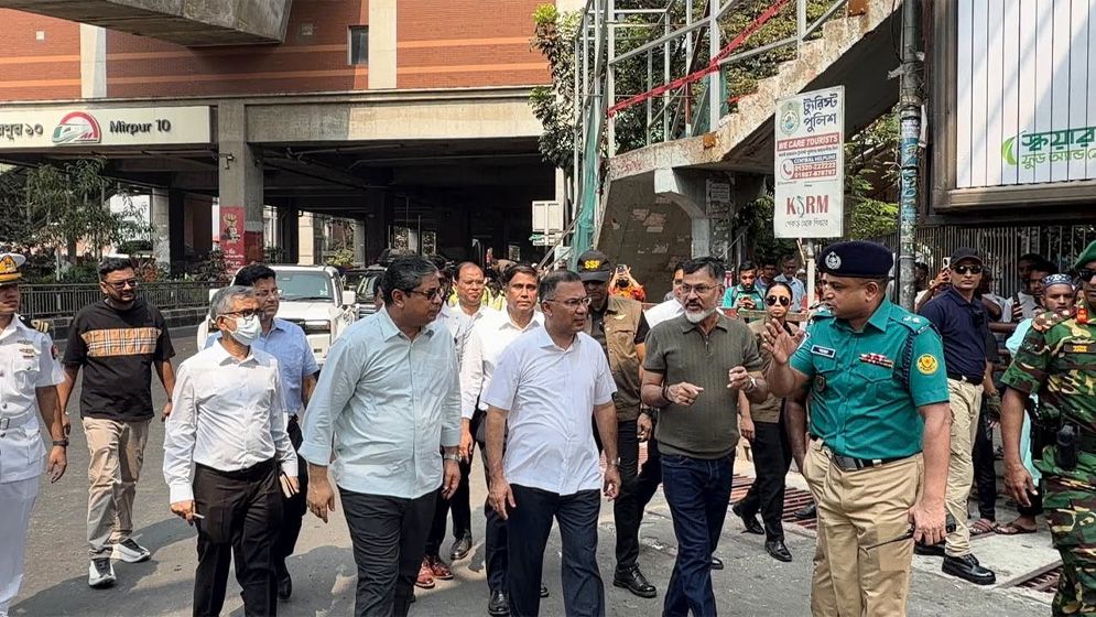মিরপুরে দখলমুক্ত ফুটপাত পরিদর্শন প্রধানমন্ত্রীর