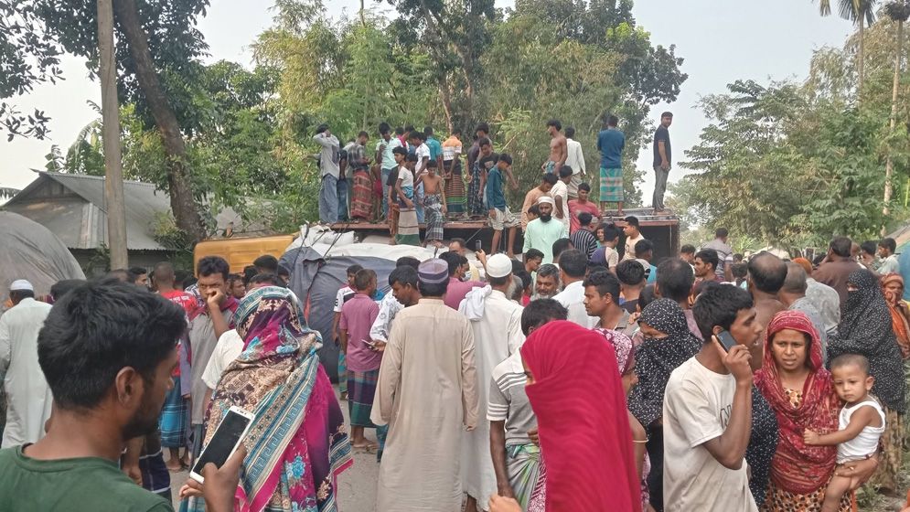 রৌমারিতে ট্রাক দুর্ঘটনায় একই পরিবারের ৫ সদস্য নিহত