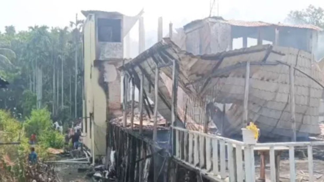 কক্সবাজারের টুপটুপ রিসোর্টে আগুনে ১০ প্রাণহানির ঘটনায় মামলা