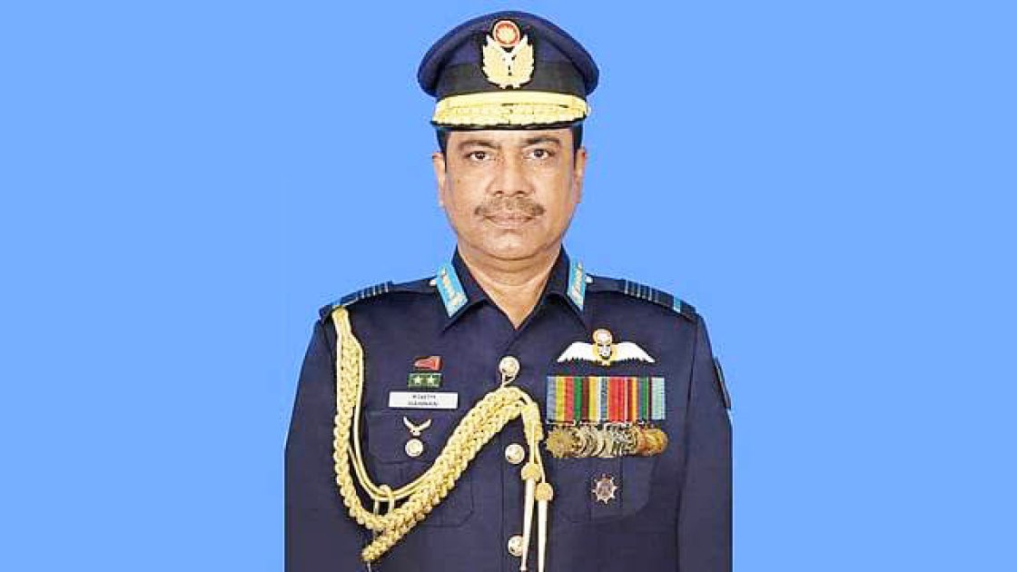 বিমানবাহিনীর সাবেক প্রধান শেখ আব্দুল হান্নান কাতারে গ্রেপ্তার