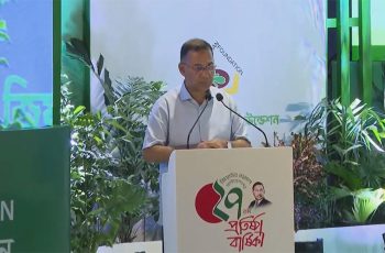 প্রধানমন্ত্রীর আহ্বান: দেশের জন্য সচেতনভাবে কাজ করতে হবে