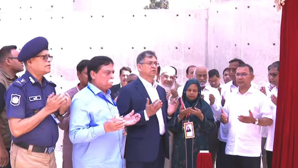 প্রধানমন্ত্রীর উদ্বোধনে ওসমানী উদ্যানে জুলাই স্মৃতিস্তম্ভ ও আধুনিকায়ন