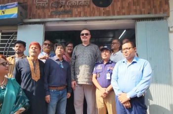 মার্কিন রাষ্ট্রদূতের প্রথম দুর্গাপূজা উদযাপন বাংলাদেশে